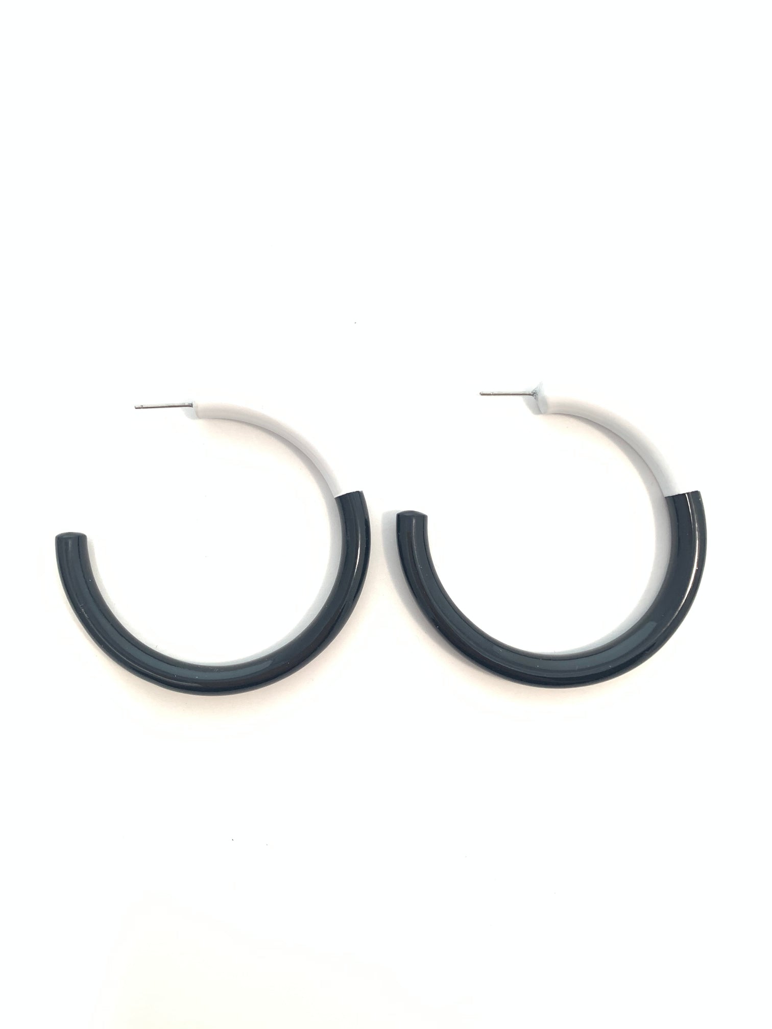 Color Block Hoop Earrings in Black/ White