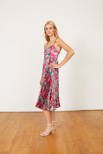 Load image into Gallery viewer, Donna Dress in Raspberry Floral
