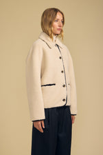 Load image into Gallery viewer, Anika Fleece Jacket in Cream/Black