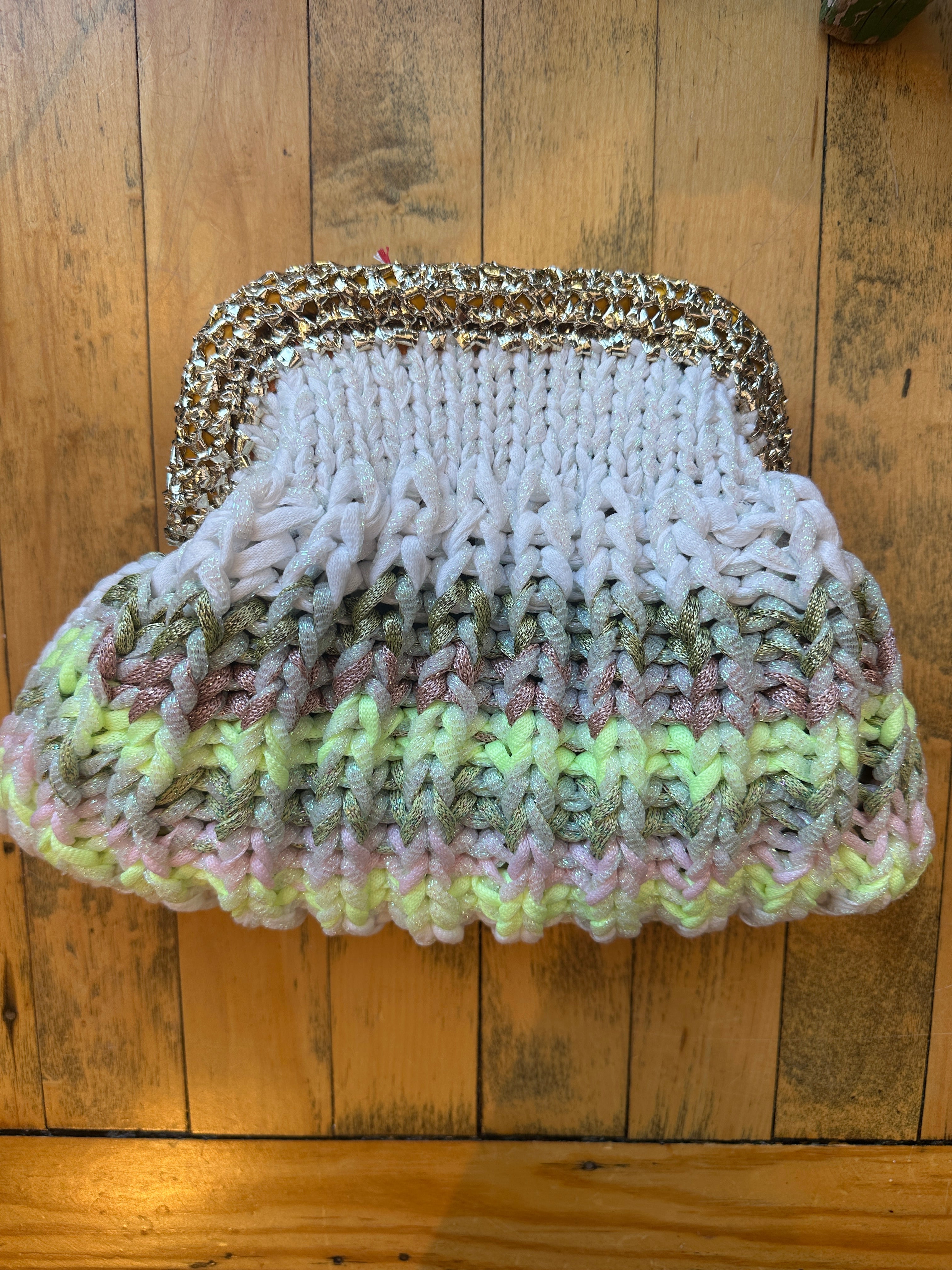 Sis Clutch in Gold/White