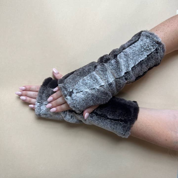 Faux Fur Fingerless Gloves in Chocolate