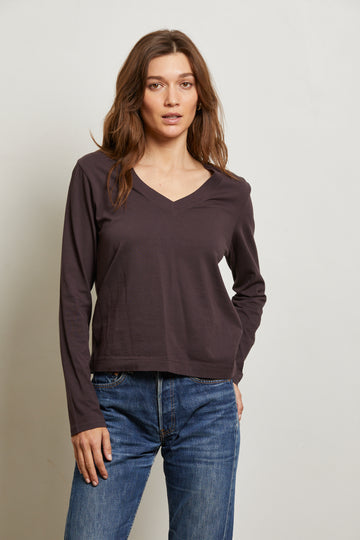 Sinatra Ringspun Cotton Long Sleeve V-Neck in Cocoa