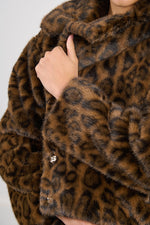 Load image into Gallery viewer, Faux Fur Jacket in Leopard
