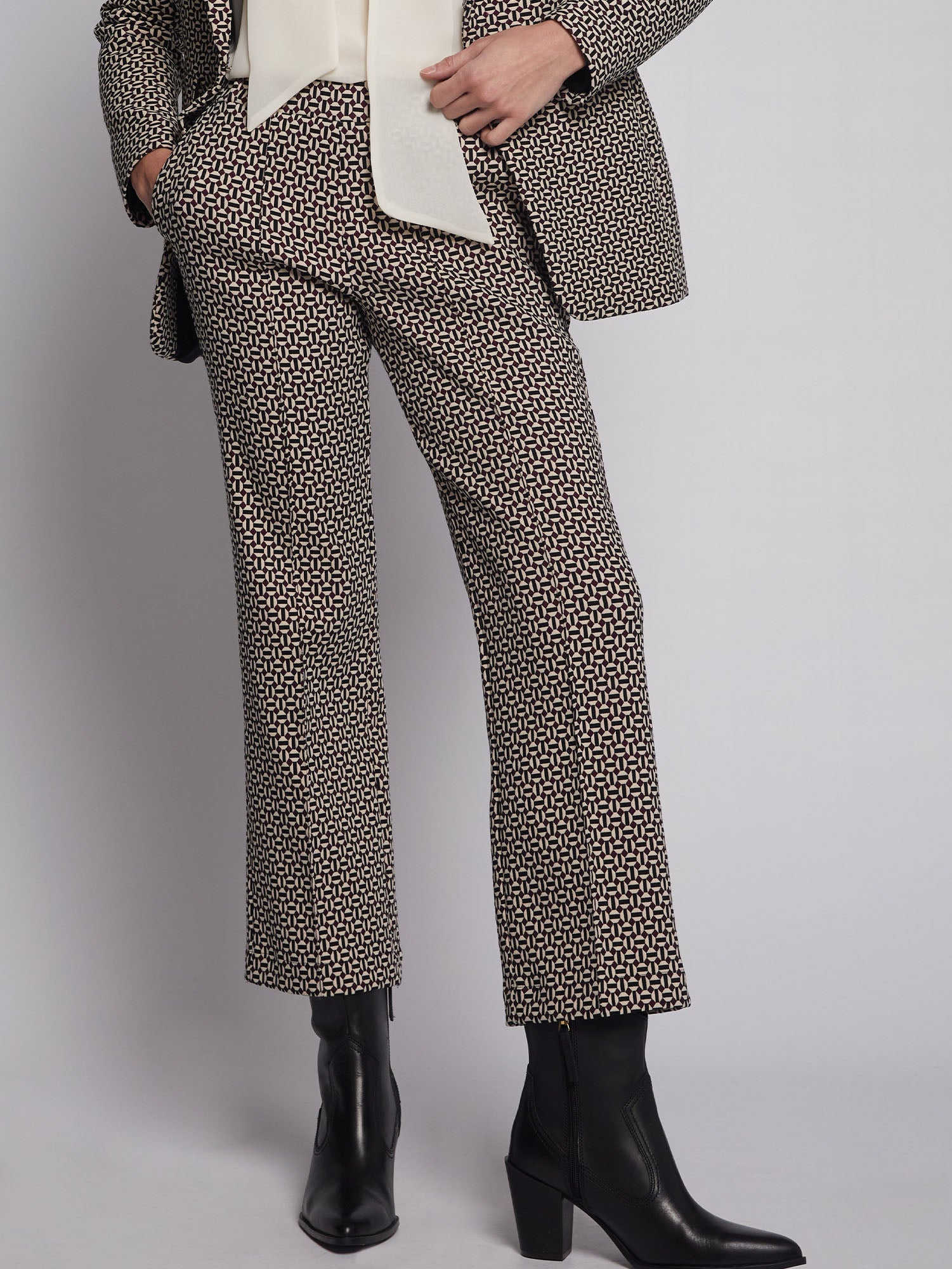 Carole Trouser in Geometric Bourdeau