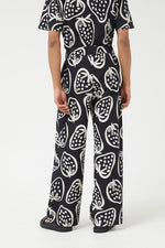 Load image into Gallery viewer, Strawberry Print Trouser in Black
