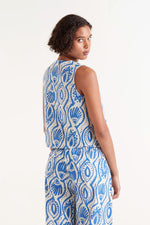 Load image into Gallery viewer, Aquaria Print Sleeveless Top in Blue
