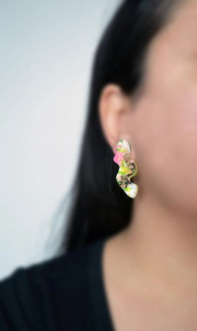 Wavy Squiggle Resin Earring in Pink and Green