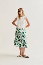 Load image into Gallery viewer, Cotton Ruffle Top in White
