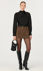 Load image into Gallery viewer, Ivonne Top in Black
