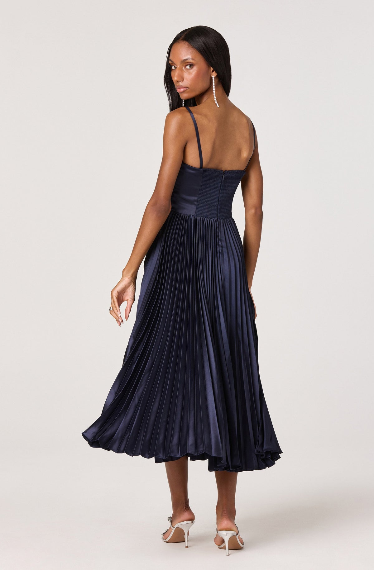 Ascella Sweetheart Pleated Midi Dress in Navy