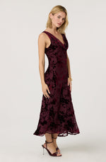 Load image into Gallery viewer, Floris Burnout Floral Maxi Dress in Wine
