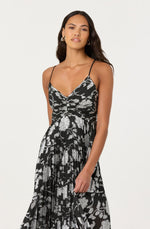 Load image into Gallery viewer, Saoirse Metallic Pleated Midi Dress in Black Silver
