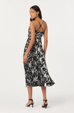 Load image into Gallery viewer, Saoirse Metallic Pleated Midi Dress in Black Silver
