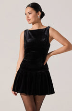 Load image into Gallery viewer, Jinnie Top in Black
