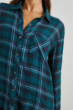 Load image into Gallery viewer, Brady Shirt in Pine Fuchsia
