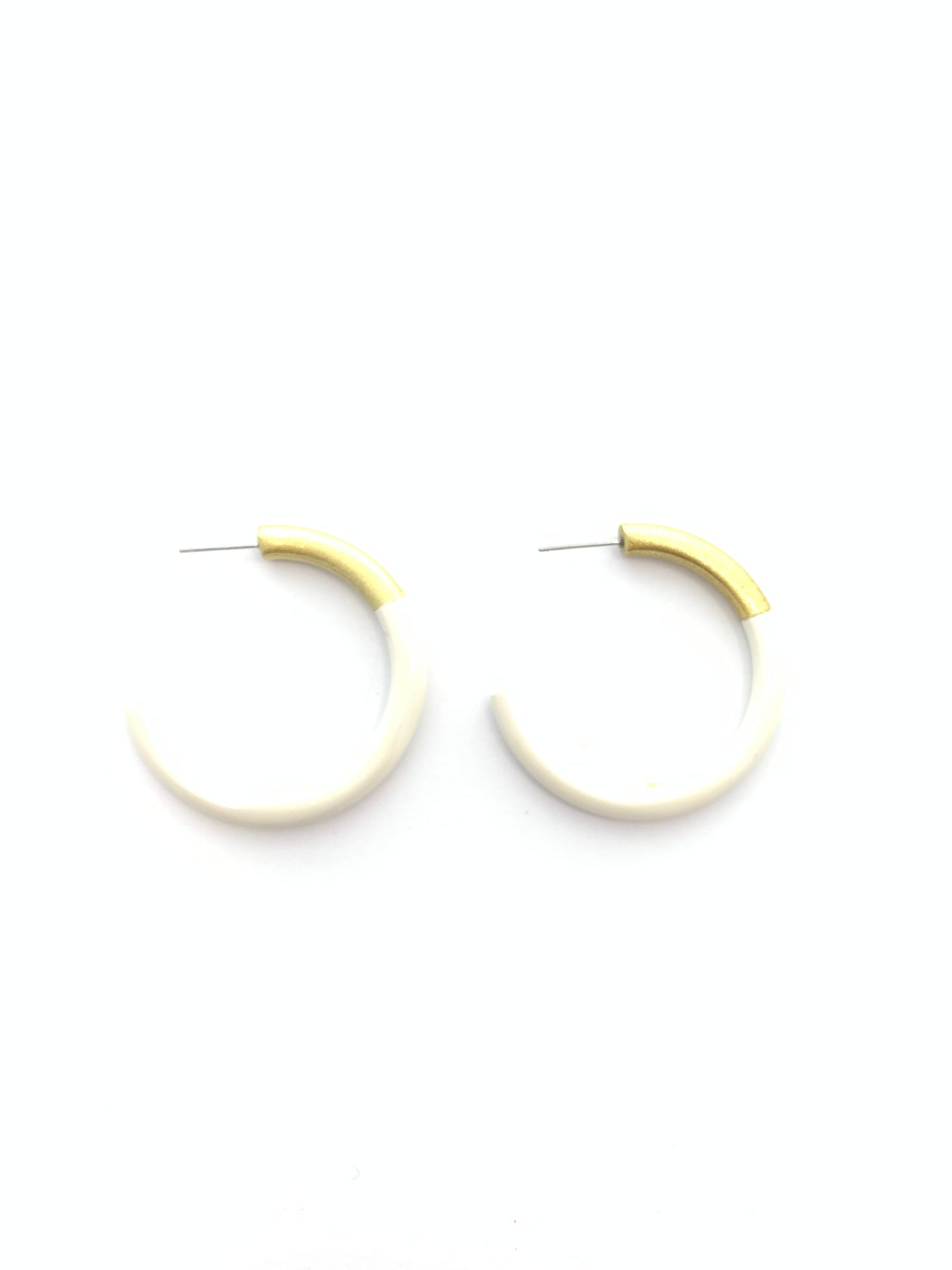 Liz Medium Hoops in Cream