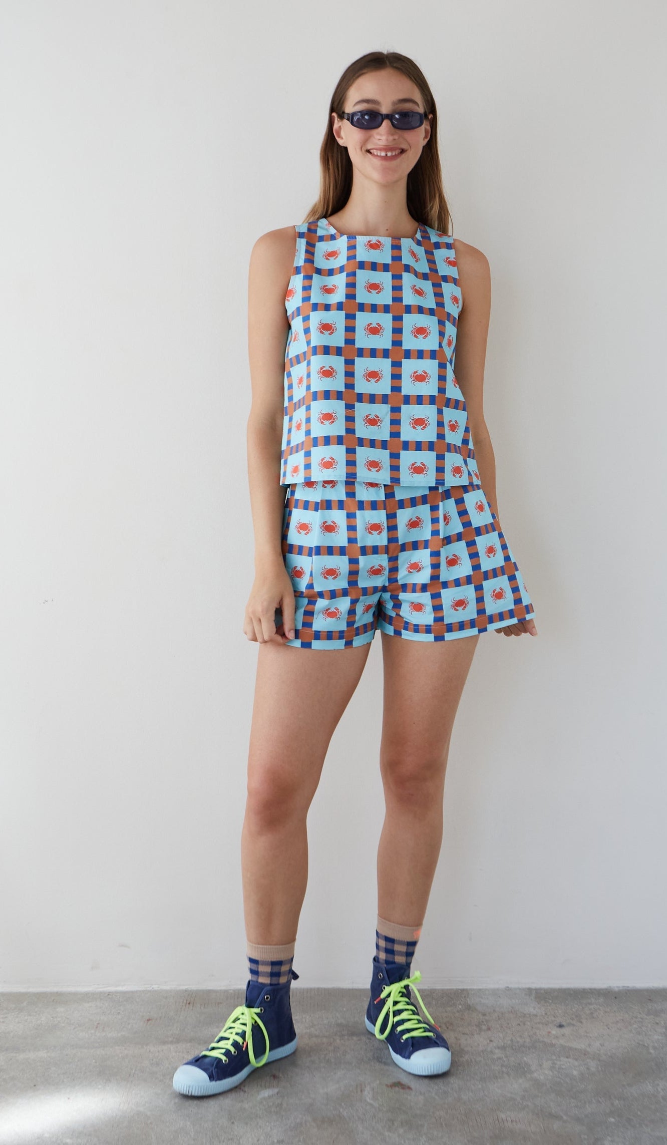 Ana Crab Short in Turq/Red