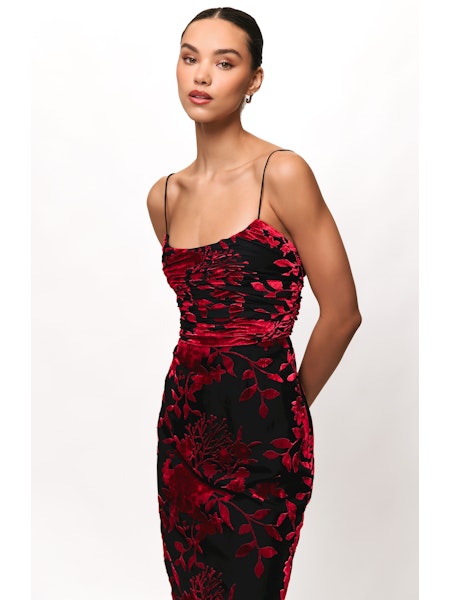 Tylia Ruched Maxi Dress in Black/Red Chinoiserie Bouquet Mint Julep Tylia Ruched Maxi Dress in Black/Red Chinoiserie Bouquet Mint Julep