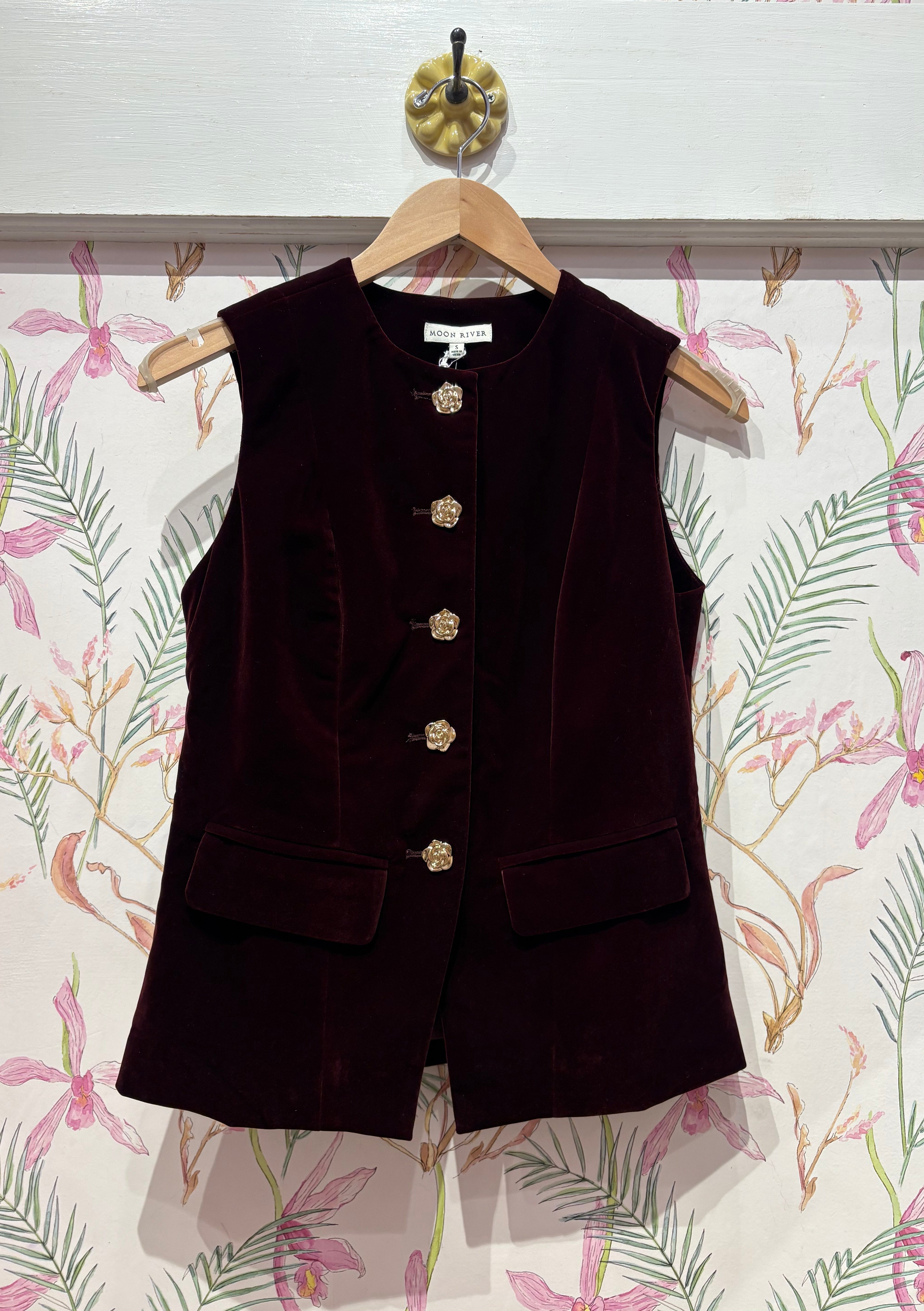 Sleeveless Velvet Vest Top in Plum