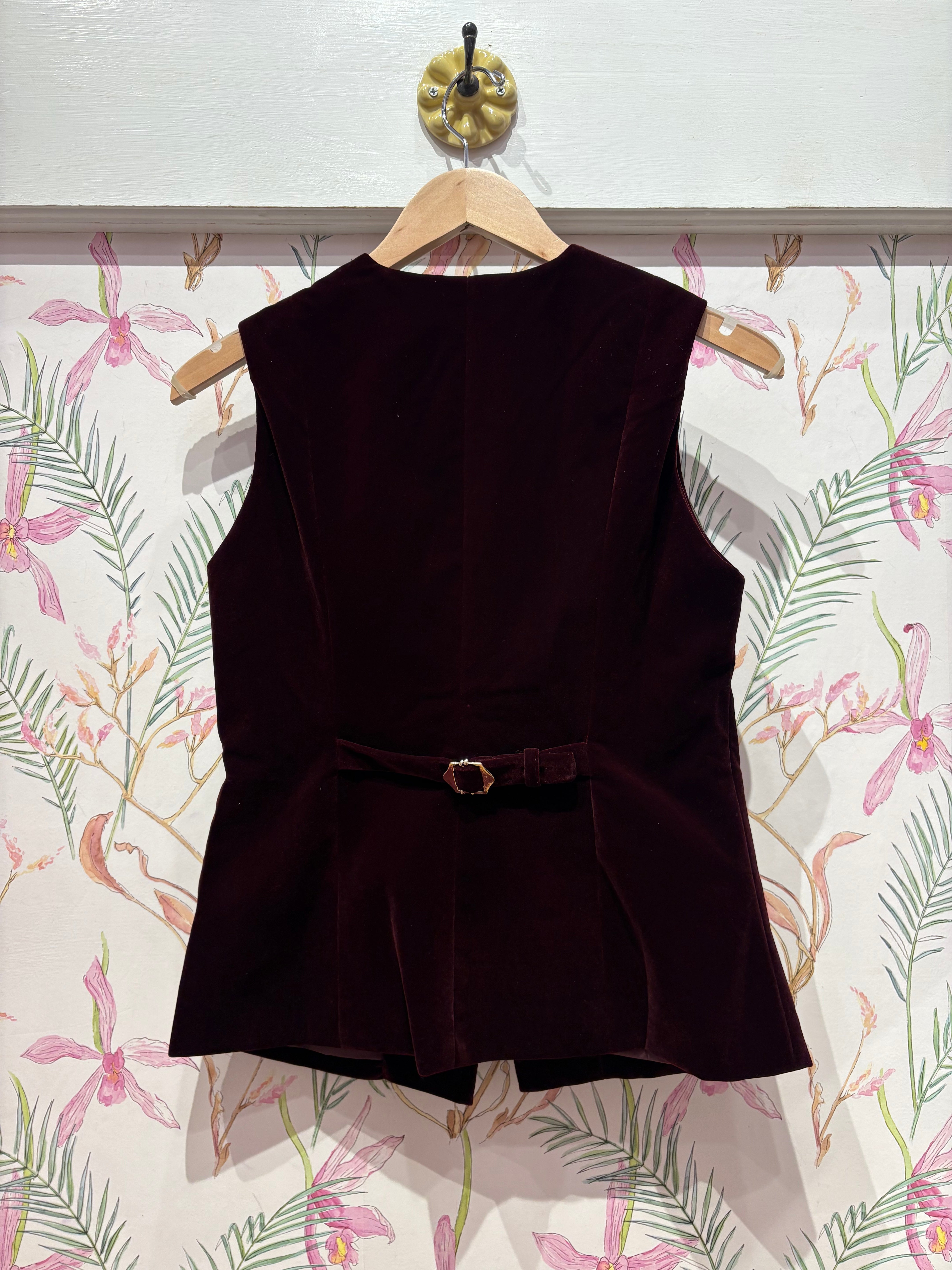 Sleeveless Velvet Vest Top in Plum