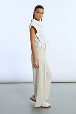 Load image into Gallery viewer, Cap Sleeve Tie Blouse in White
