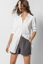 Load image into Gallery viewer, Long Sleeve Button Down Tunic in White
