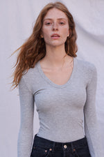 Load image into Gallery viewer, Robyn U-Neck Rib Long Sleeve Tee in Heather Grey

