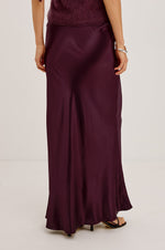 Load image into Gallery viewer, Romina Skirt in Wine
