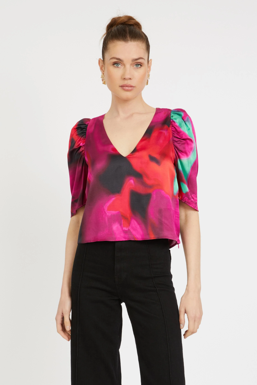 Arden Top in Blur Iris Bloom