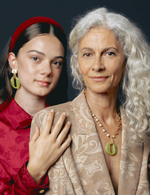 Load image into Gallery viewer, Oculus Strass Clip On Earring in Olive
