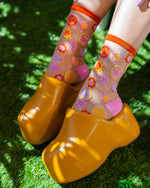 Load image into Gallery viewer, Smiley Face Daisy Sheer Crew Sock
