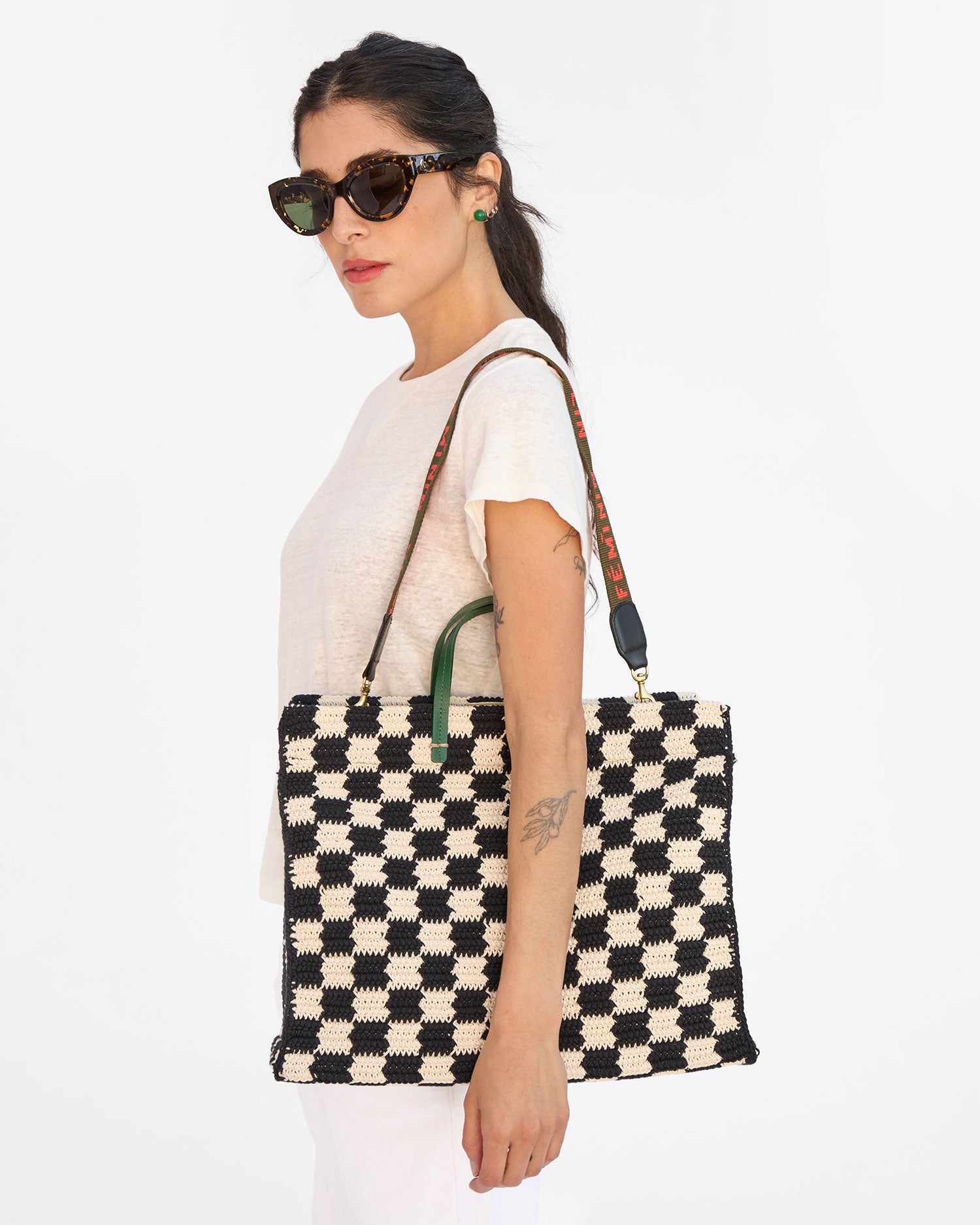 Summer Simple Tote in Black/Cream Crochet Checker – Mint Julep
