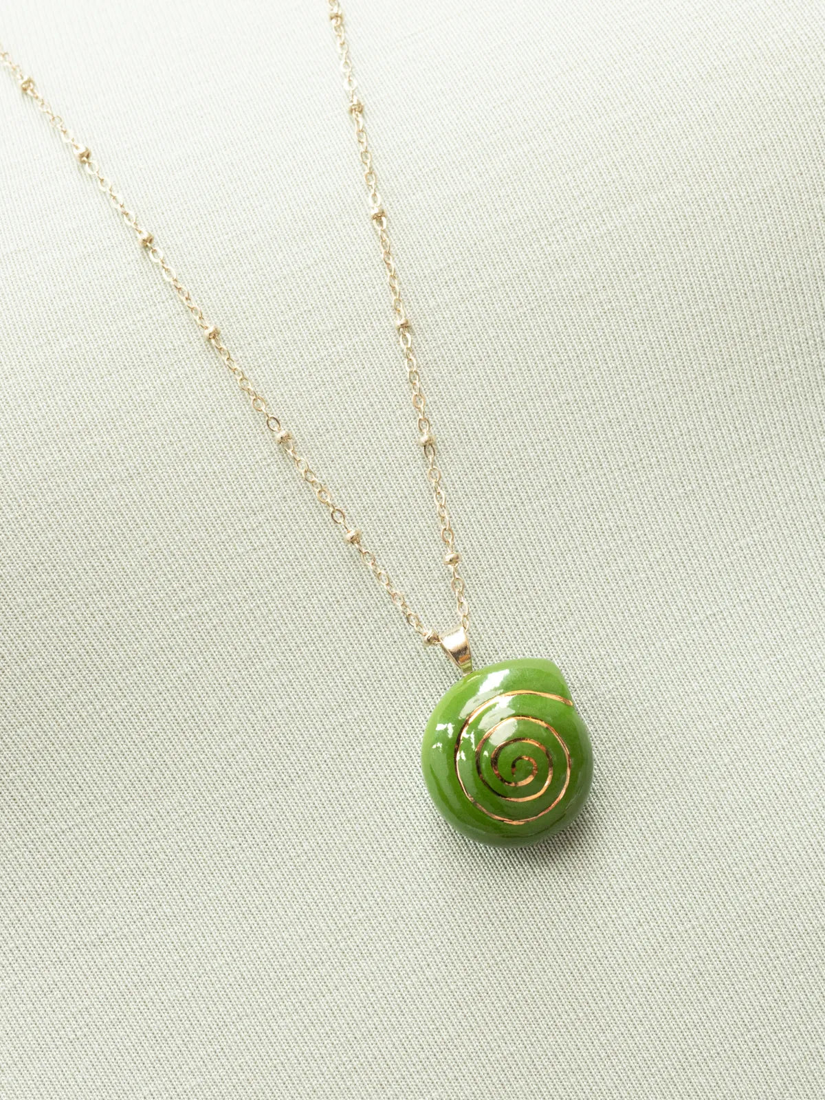 Green Snail Long Necklace