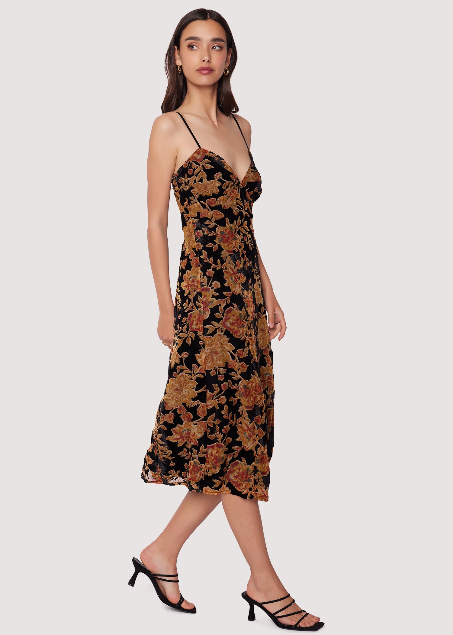 Cabin Hideaway Midi Dress in Black Floral