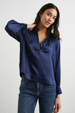 Load image into Gallery viewer, Wynna Shirt in Navy
