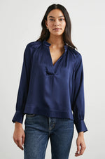 Load image into Gallery viewer, Wynna Shirt in Navy
