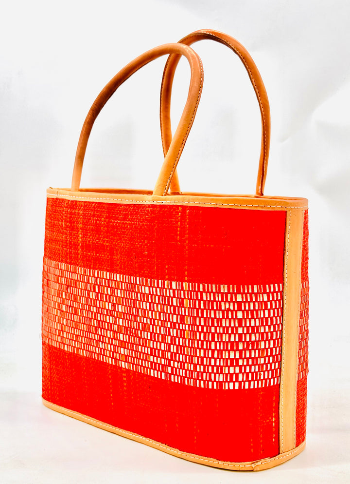 Wynwood Straw Basket Bag Handbag with Metallic Detailing in Coral