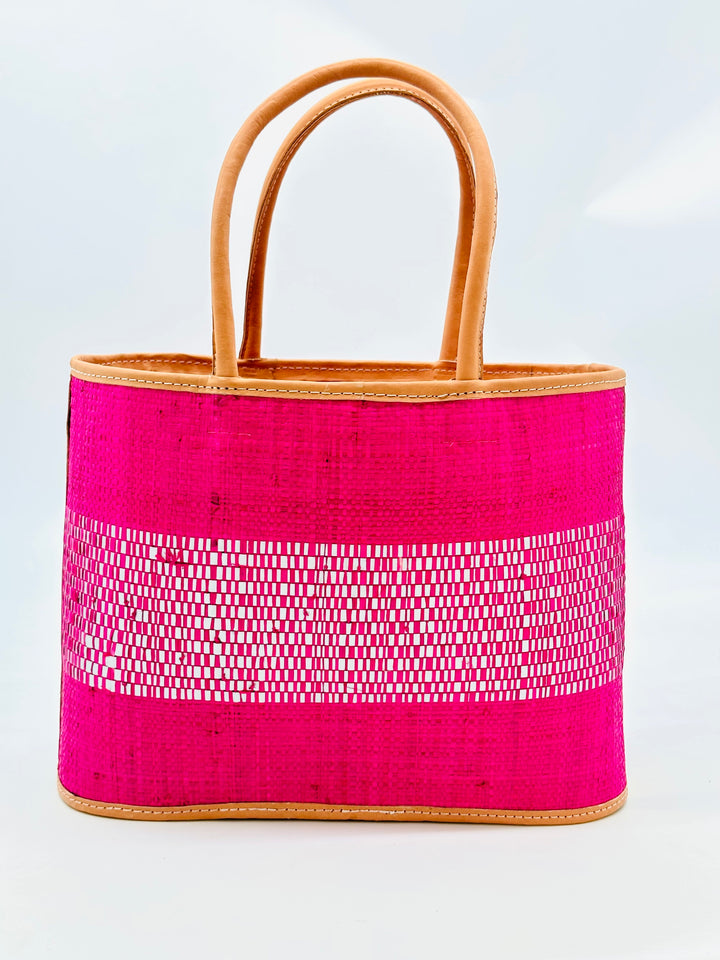 Wynwood Straw Basket Bag Handbag with Metallic Detailing in Fuschia