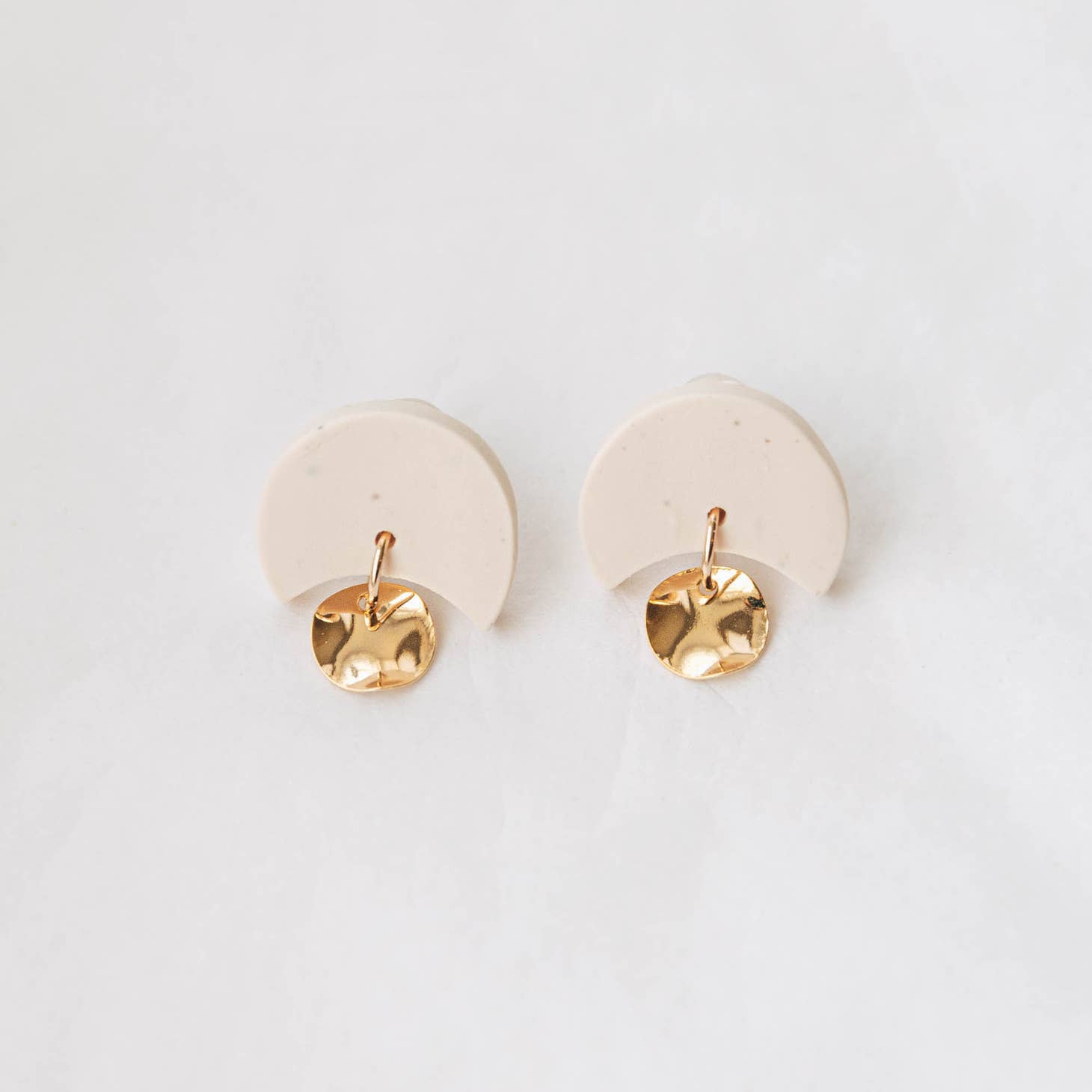 Mini Annabelle Earrings in Oat