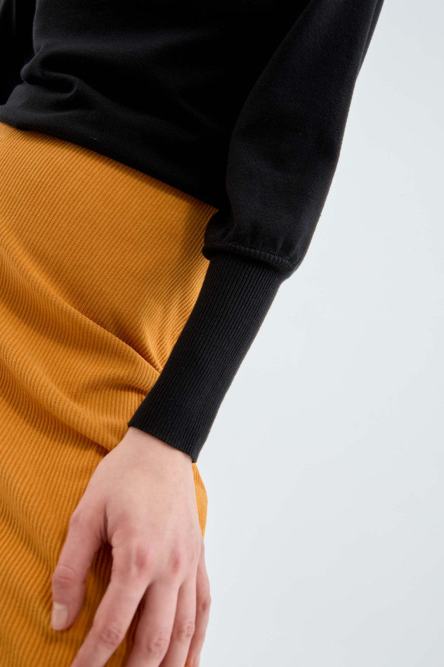 Blouson Sleeve Sweater in Black