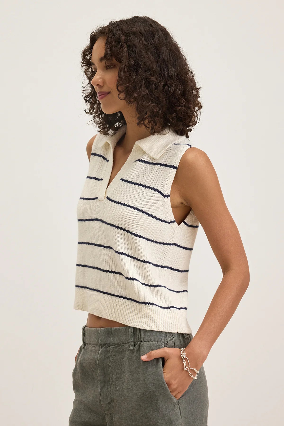 Nayla Sleevless Knit Top in Milk/Blue