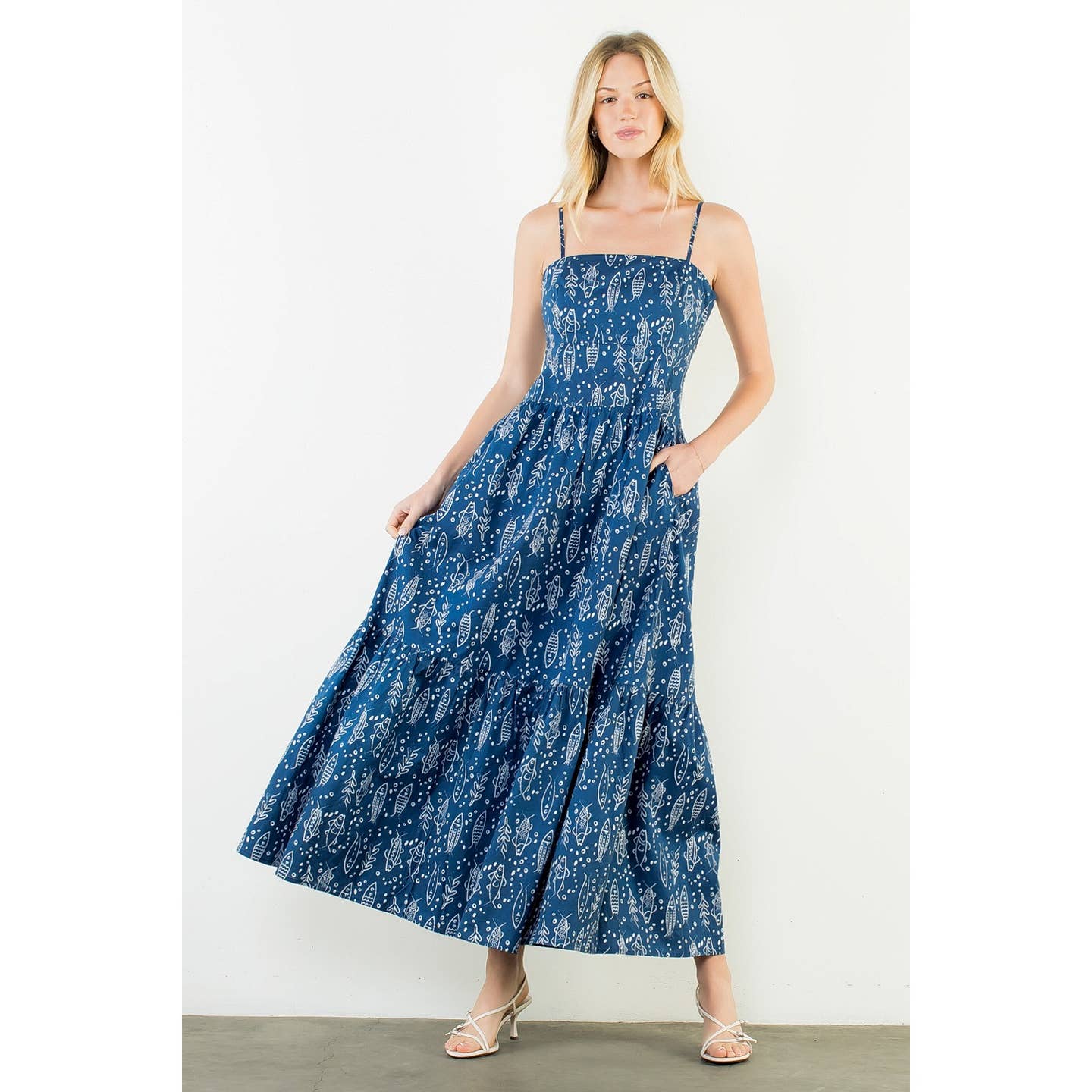 Fish Print Tiered Dress in Navy – Mint Julep