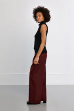 Load image into Gallery viewer, Thin Sleeveless Turtleneck Sweater in Black
