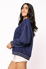 Load image into Gallery viewer, Golden Retriever Sweatshirt in Navy
