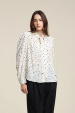 Load image into Gallery viewer, Alma Blouse in Beach
