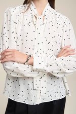 Load image into Gallery viewer, Alma Blouse in Beach
