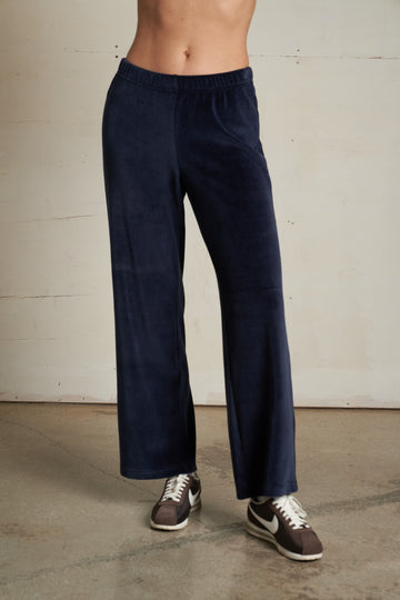 Alex Velour Pull On Sweatpants in Navy