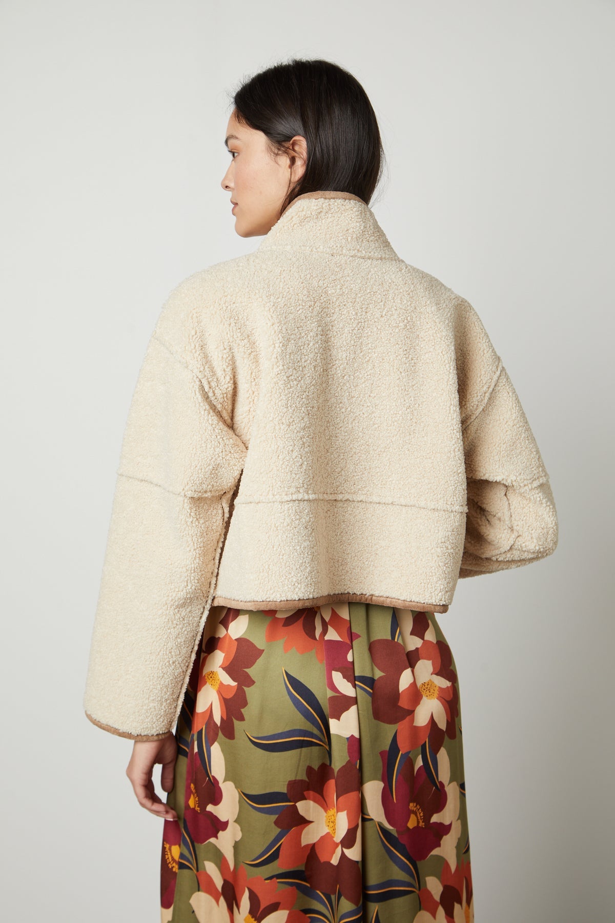 Kelly Short Lux Sherpa Reversible Jacket in Sand