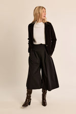 Load image into Gallery viewer, One Button Knit Blazer in Black
