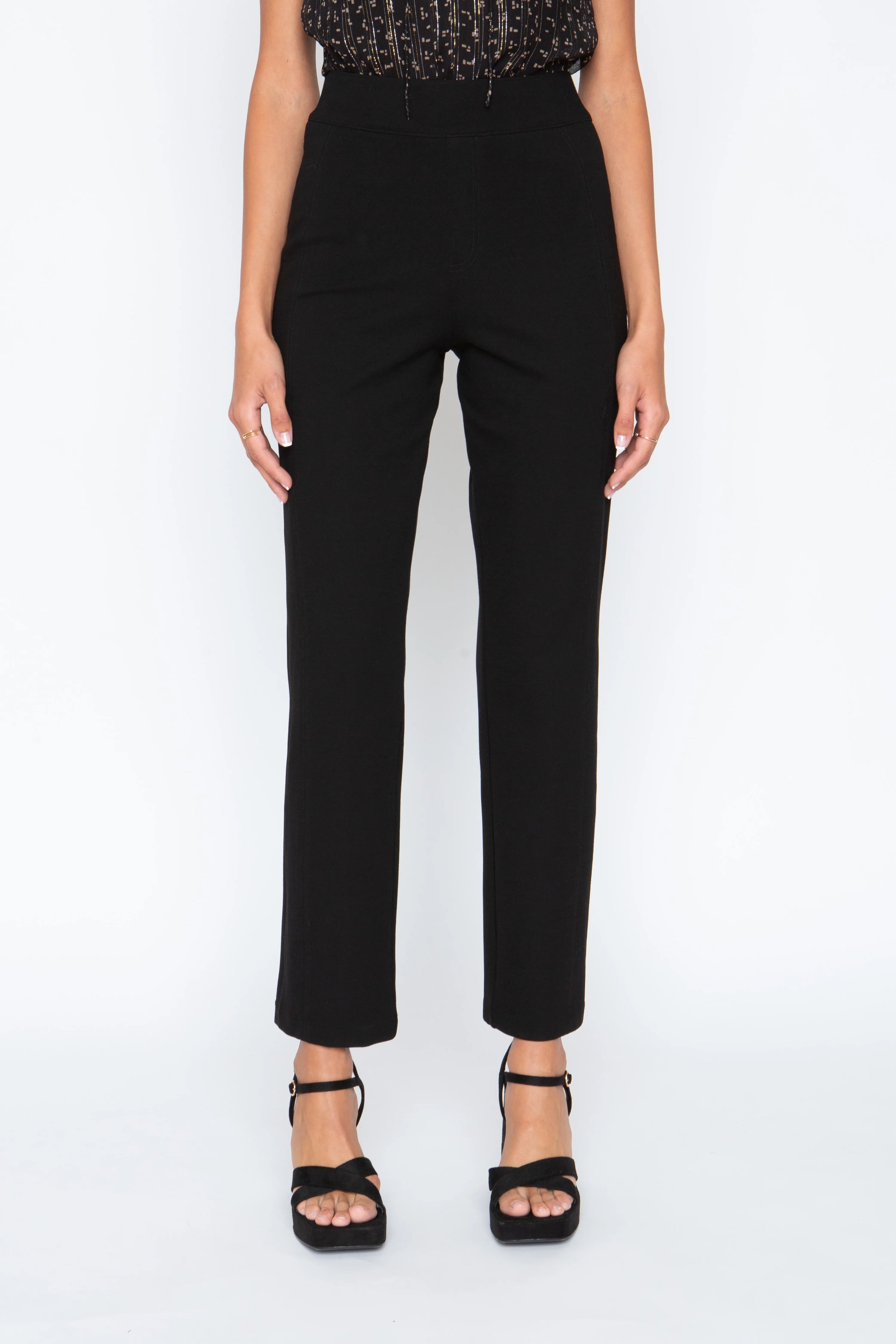 Santi Pant in Black